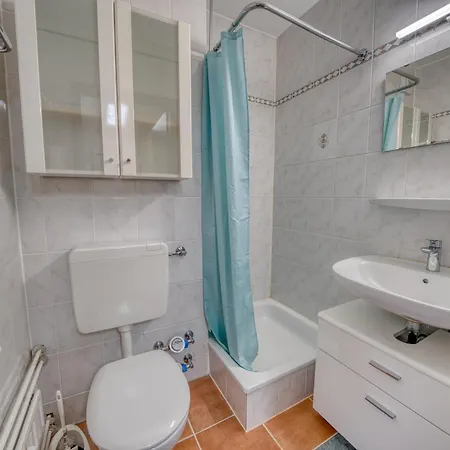 - Haus H, App 0h0304 דירה